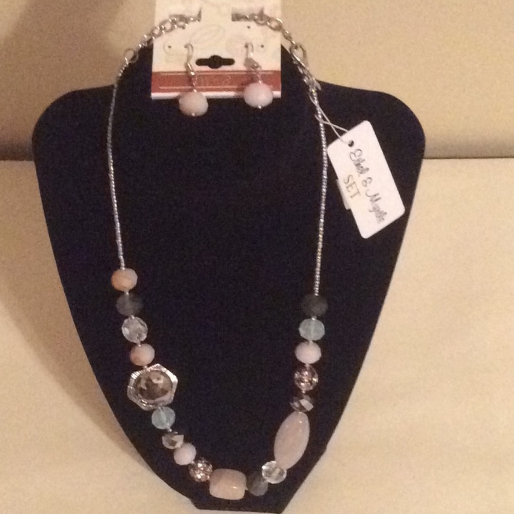 NWT ETHEL AND MRYTLE BEADED NECKLACE & EARRING SET